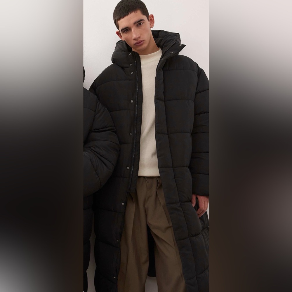 Unisex maxi puffer jacket with hood in black - Picture 2 of 7